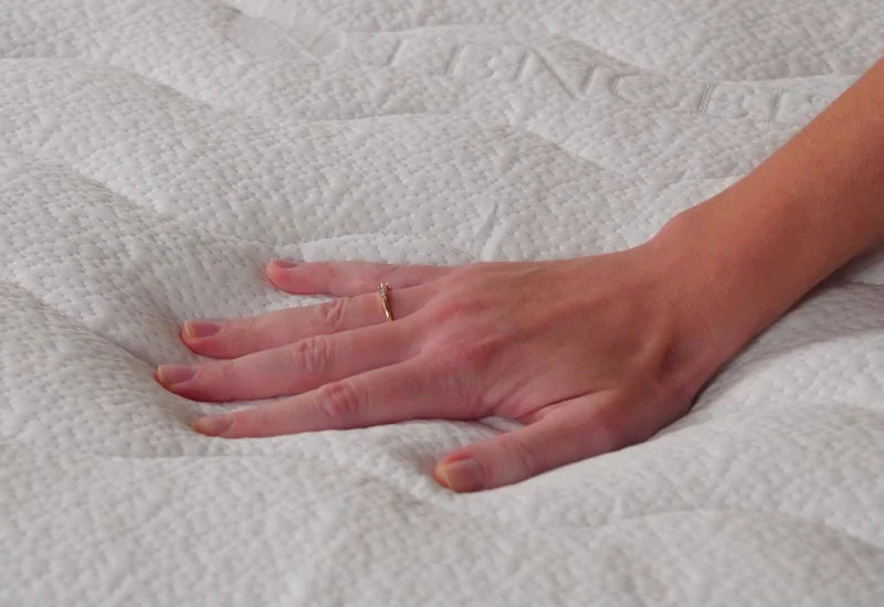 Silberionen und Tencel-Gewebe sorgen für eine saubere und frische Schlafumgebung.