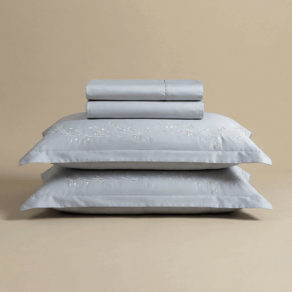 Svilanit PREMIUM bestickte Baumwoll-Satin-Bettwäsche Iris – die prestigeträchtige Qualität ägyptischer Baumwolle