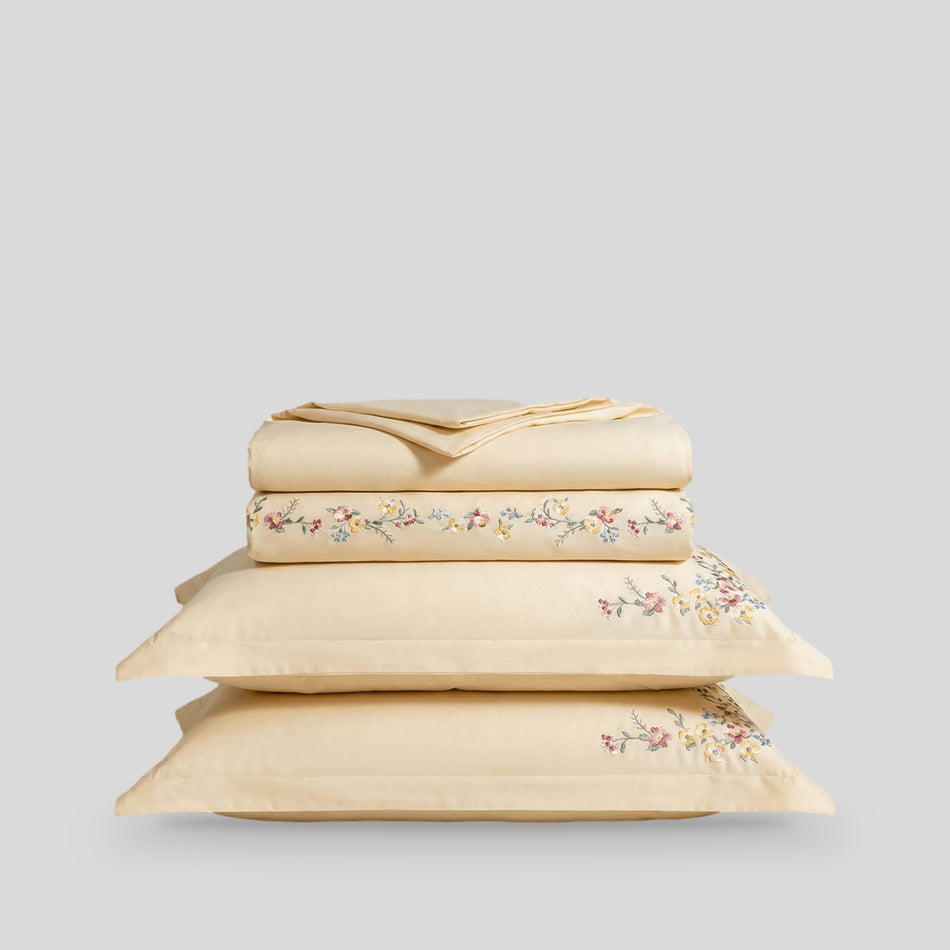 Svilanit PREMIUM bestickte Baumwoll-Satin-Bettwäsche Roses – die prestigeträchtige Qualität ägyptischer Baumwolle