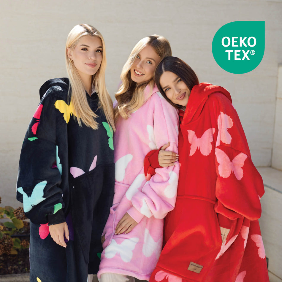 Agnė Kuzmickaitė x Vitapur Kapuzendecke mit Ärmeln Butterfly
