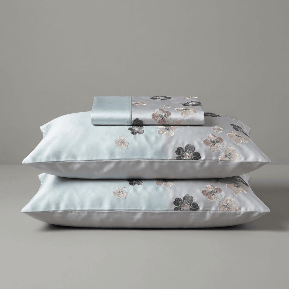 Svilanit PREMIUM bestickte Baumwoll-Satin-Bettwäsche Elara – die prestigeträchtige Qualität ägyptischer Baumwolle